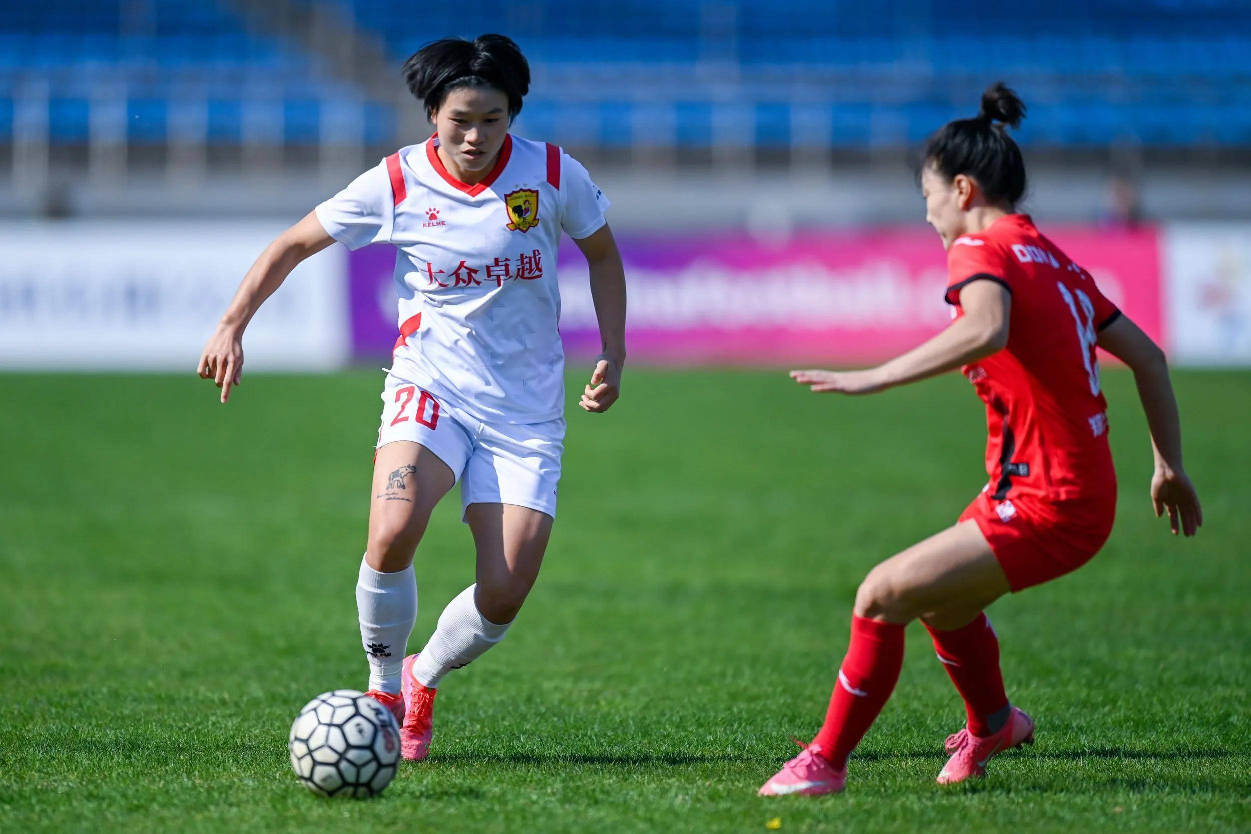 女足联赛季军产生，球员欢声笑语庆功的简单介绍