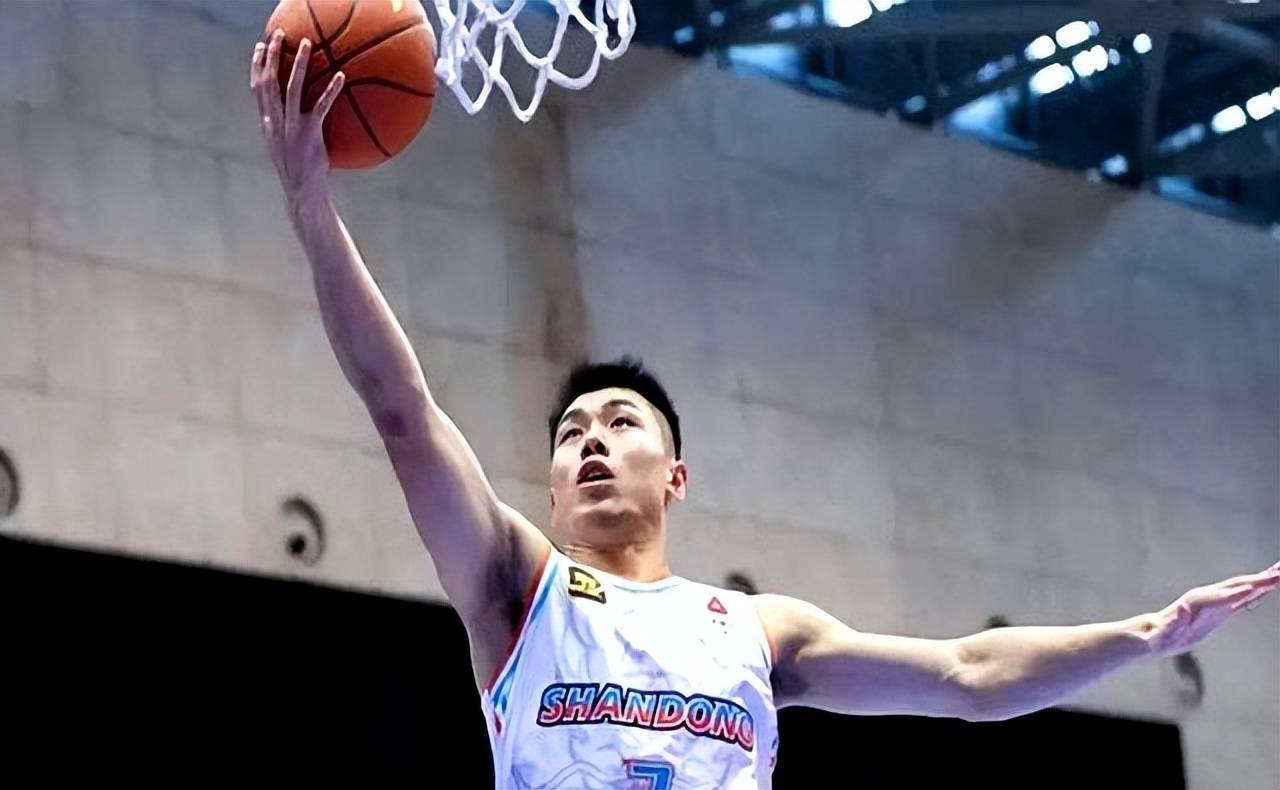 风波过后球员表现稳定，带领球队取胜