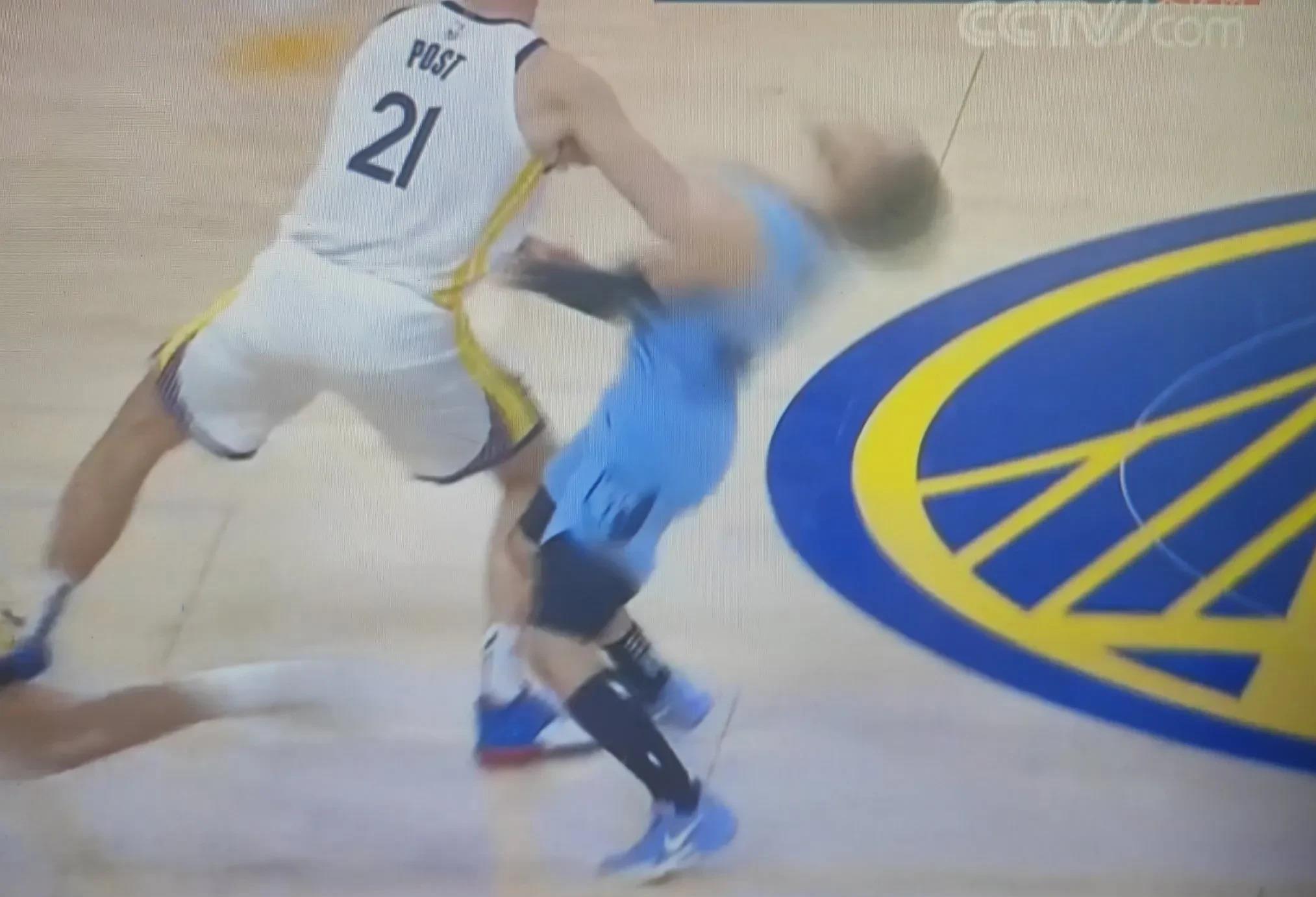 灰熊客场惊险取胜马刺,结束连败 灰熊客场惊险取胜马刺,结束连败