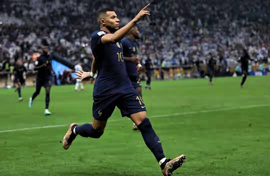 关于韩国鏖战瑞士，姆巴佩统治全场的信息