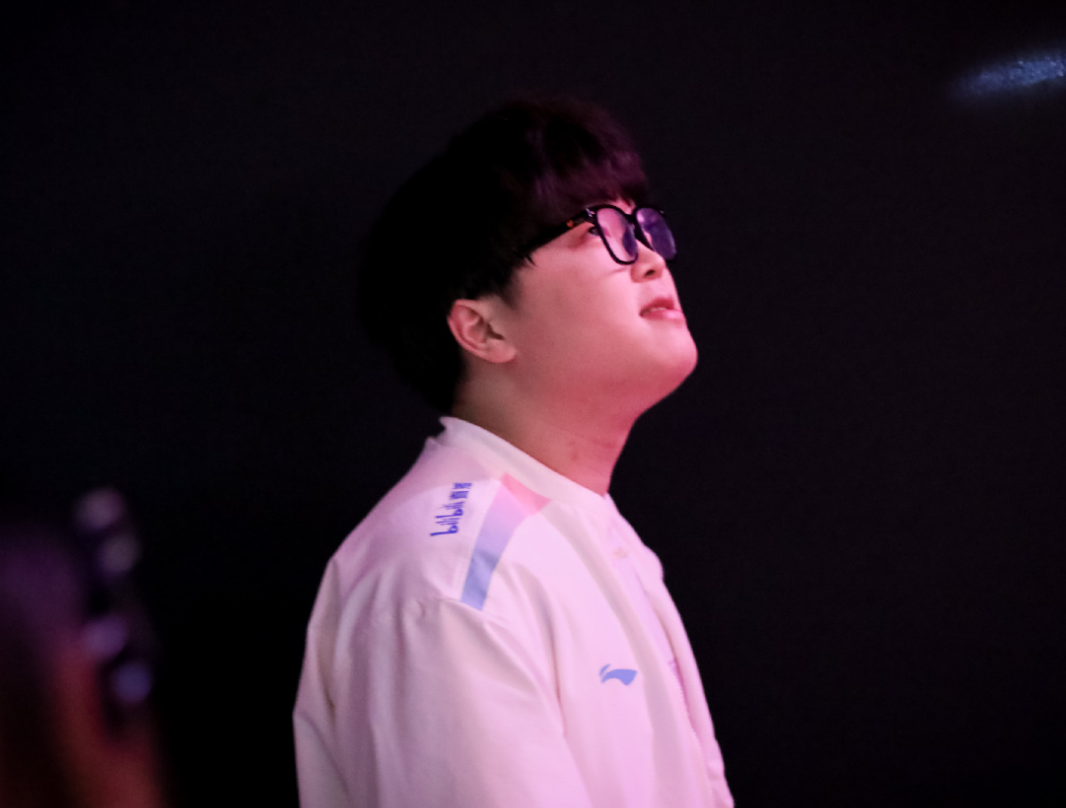 关于FLY轻取BLG，Zeus惊艳世界的信息